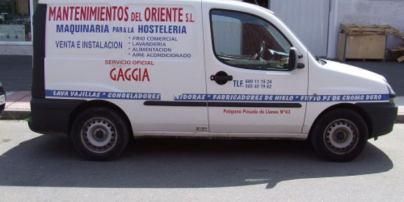 Furgoneta blanca de Hostelor