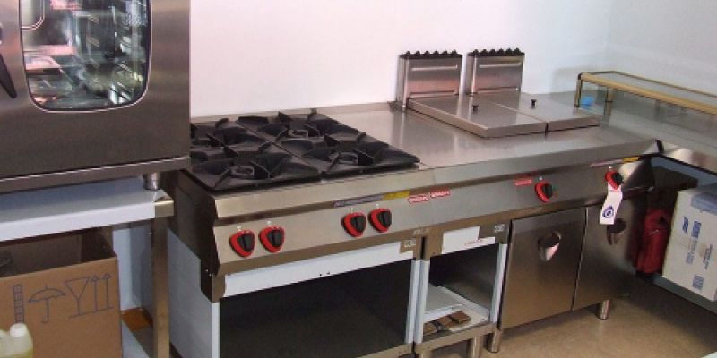 Cocina completa metálica para hostelería